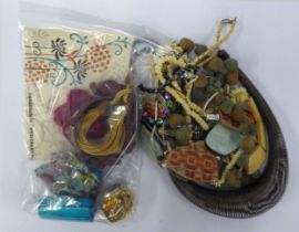 NINE VARIOUS NECKLACES and 10 other pieces of COSTUME JEWELLERY (19)