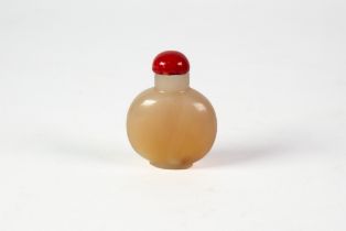 CHINESE SNUFF BOTTLE: twentieth century Qing or later Chinese hardstone snuff bottle of moon-flask