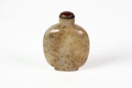 CHINESE SNUFF BOTTLE: twentieth century Qing or later Chinese hardstone snuff bottle of flattened
