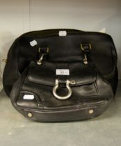 A BURBERRY LADY'S BLACK LEATHER HANDBAG AND A MULBERRY HANDBAG (2)