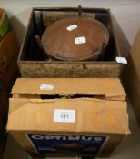 THREE VINTAGE PRIMUS STOVES, ONE COPPER THE OTHER TWO BRASS, ONE OF WHICH IN ORIGINAL BOX, UNUSED (
