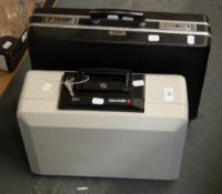 SENTRY 1160 A4 SECURITY CHEST WITH TWO KEYS AND A BLACK SECURITY CASE (UNLOCKED BUT NO KEYS PRESENT)