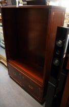 MODERN CAMPAIGN STYLE MAHOGANY OPEN BOOKCASE, HAVING THREE ADJUSTABLE SHELVES