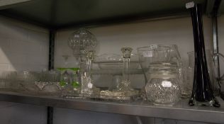 LEAD CRYSTAL AND GLASS - TO INCLUDE; TABLE LAMP; CAKESTAND, SALAD BOWL, PICKLE JAR, VARIOUS EWERS,