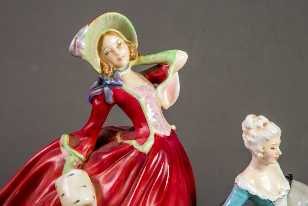 TWO ROYAL DOULTON CHINA FIGURES, comprising: ‘THE LOVE LETTER’, HN2149, and ‘AUTUMN BREEZES’, should - Image 5 of 5