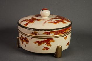 EARLY TWENTIETH CENTURY JAPANESE AWATA FAYENCE CIRCULAR SHALLOW LIDDED BOX, the cover and sides