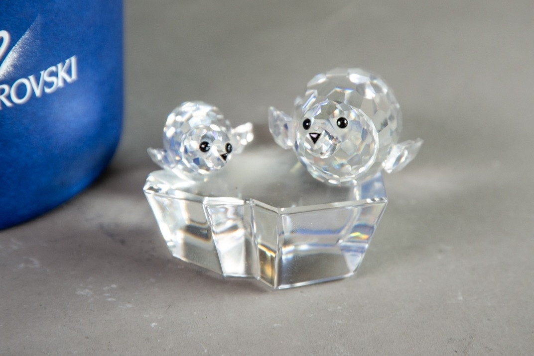 SWAROVSKI ANNUAL EDITION 1991 ‘SAVE ME’- THE SEALS GLASS ANIMAL GROUP, with certificate, 4” (10.2cm) - Image 2 of 2