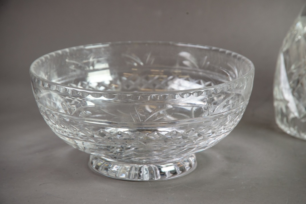 HEAVY CUT GLASS TWO PIECE PEDESTAL PUNCH BOWL, 15” (38cm) high, 12” (30.5cm) diameter, separating to - Image 2 of 5