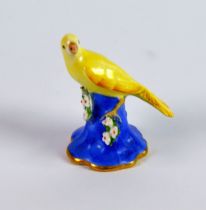 CHAMBERLAIN’S WORCESTER PORCELAIN MODEL OF A YELLOW BIRD, painted In colours and modelled perched on