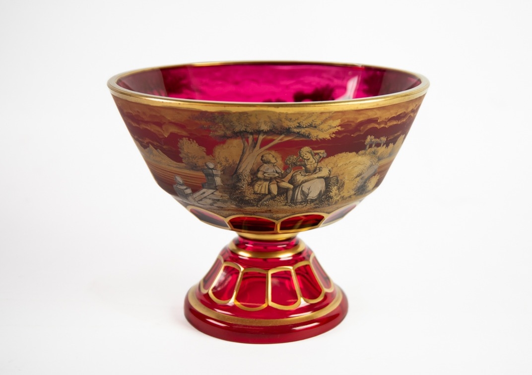 MODERN MURANO RUBY GLASS AND GILT BOWL, of footed form with thumb nail cut border to the base,