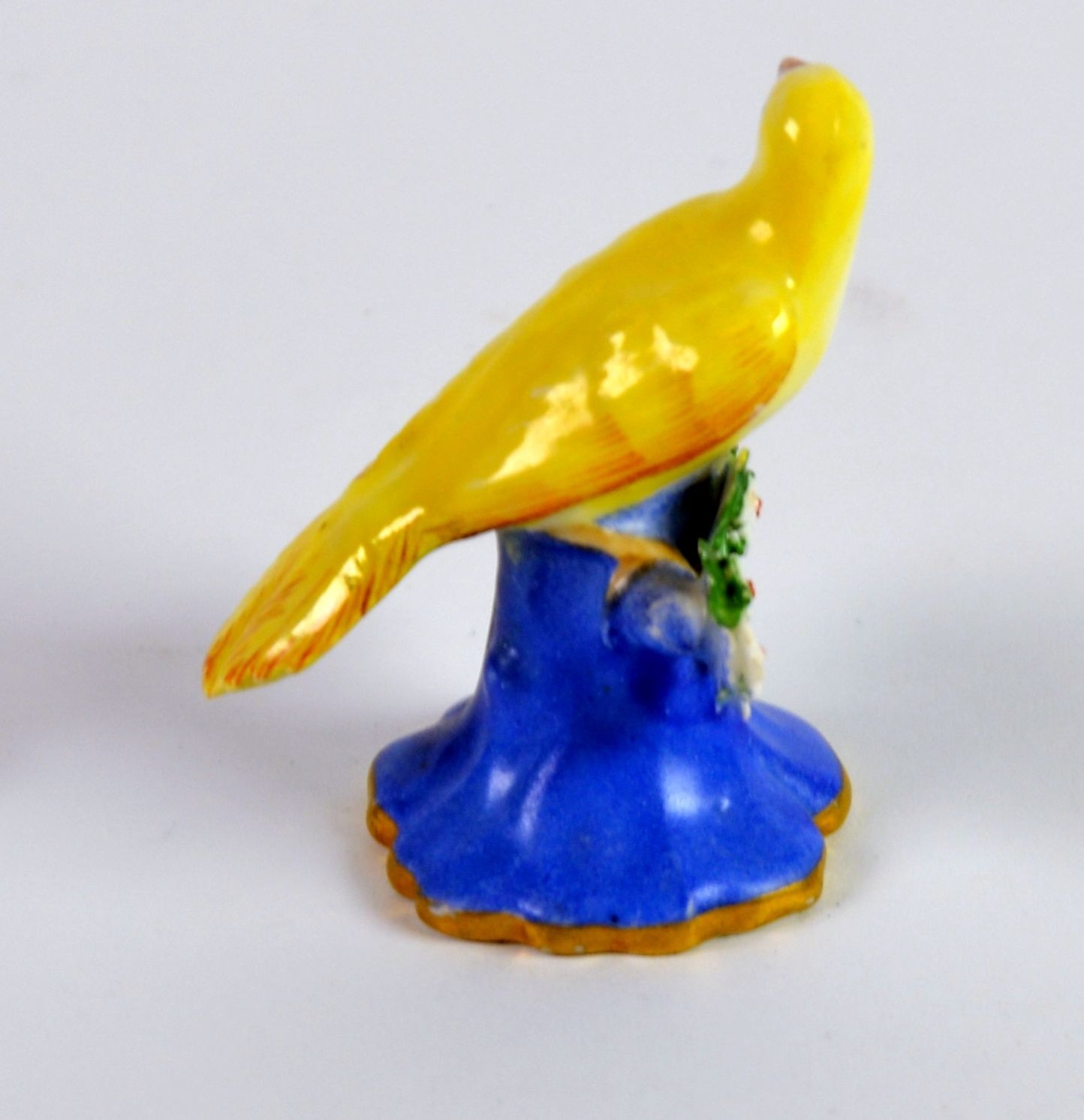 CHAMBERLAIN’S WORCESTER PORCELAIN MODEL OF A YELLOW BIRD, painted In colours and modelled perched on - Image 2 of 3