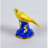 CHAMBERLAIN’S WORCESTER PORCELAIN MODEL OF A YELLOW BIRD, painted In colours and modelled perched on