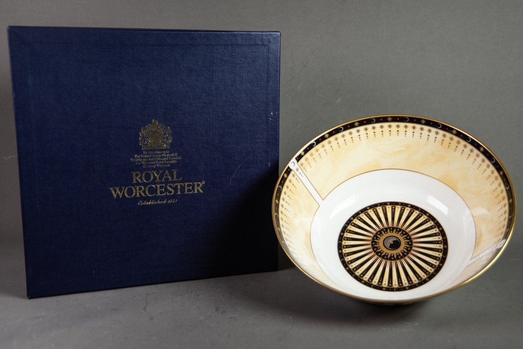 ROYAL WORCESTER PORCELAIN BOWL, Celebration 2001, commemorating the factory's 250th anniversary,