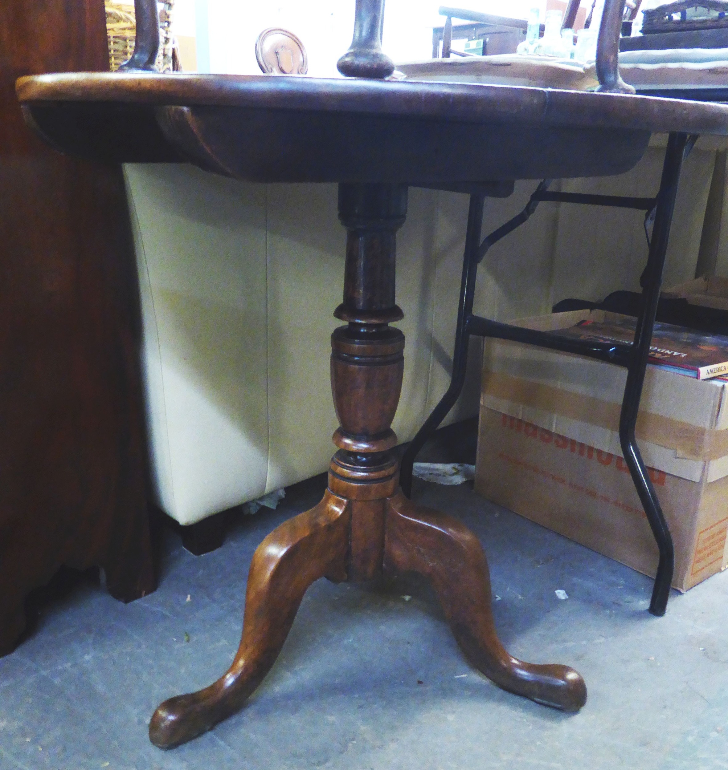 A NINETEENTH CENTURY CIRCULAR SNAP-TOP BREAKFAST TABLE - Image 2 of 2