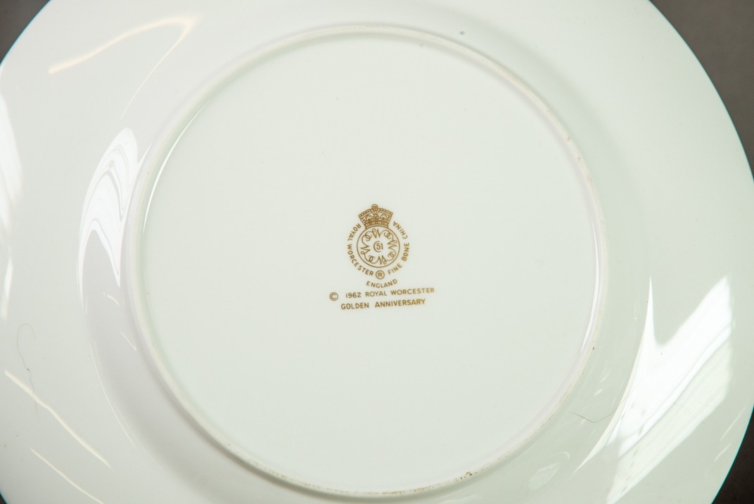 SIXTY FIVE PIECE ROYAL WORCESTER ‘GOLDEN ANNIVERSARY’ CHINA PART DINNER AND TEA SERVICE, comprising: - Image 6 of 6