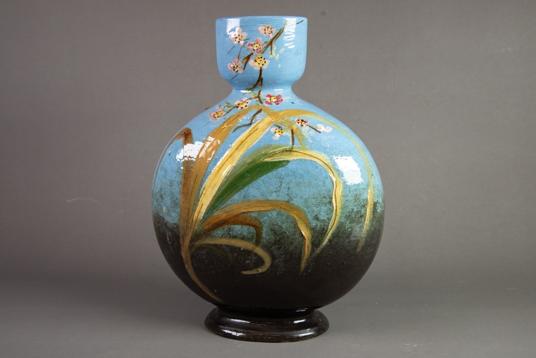 POSSIBLY ALLER VALE POTTERY, LATE VICTORIAN MOONFLASK POTTERY VASE, of footed from, impasto - Image 5 of 5