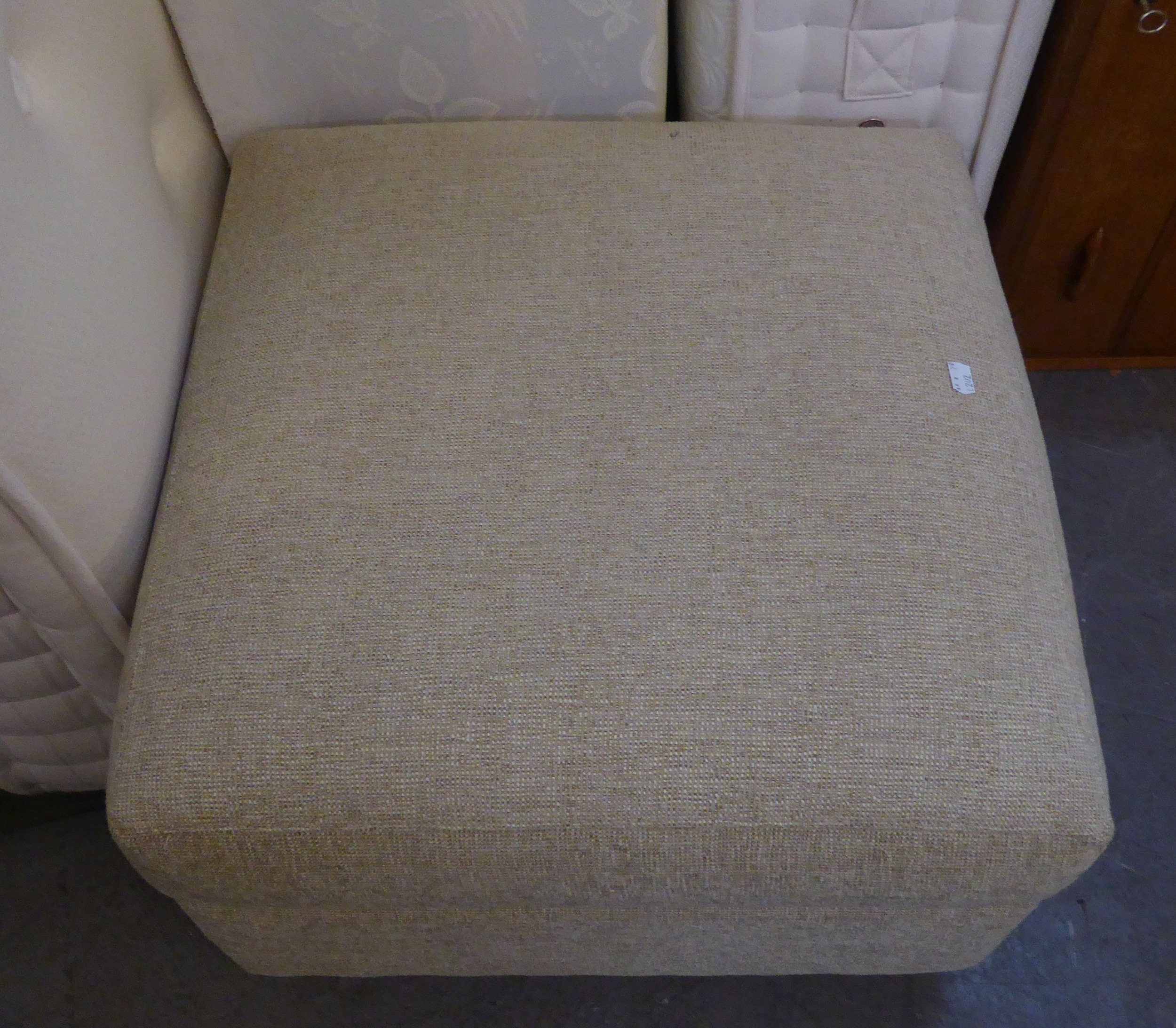 A PAIR OF TWO SEATER SETTEES; A MATCHING ARMCHAIR AND A OTTOMAN SQUARE STOOL, ALL COVERED IN OATMEAL - Image 3 of 3