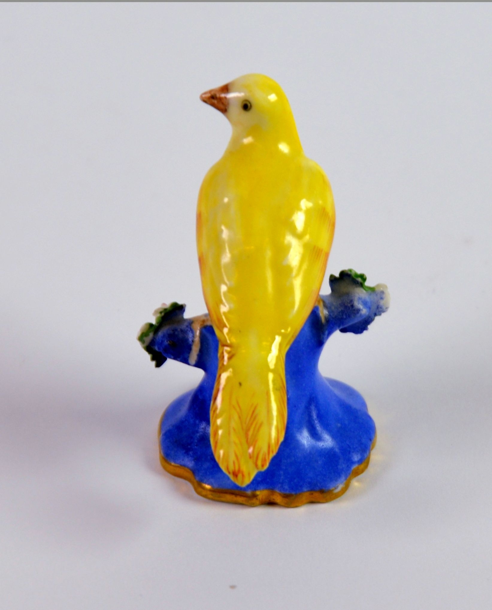 CHAMBERLAIN’S WORCESTER PORCELAIN MODEL OF A YELLOW BIRD, painted In colours and modelled perched on - Image 3 of 3