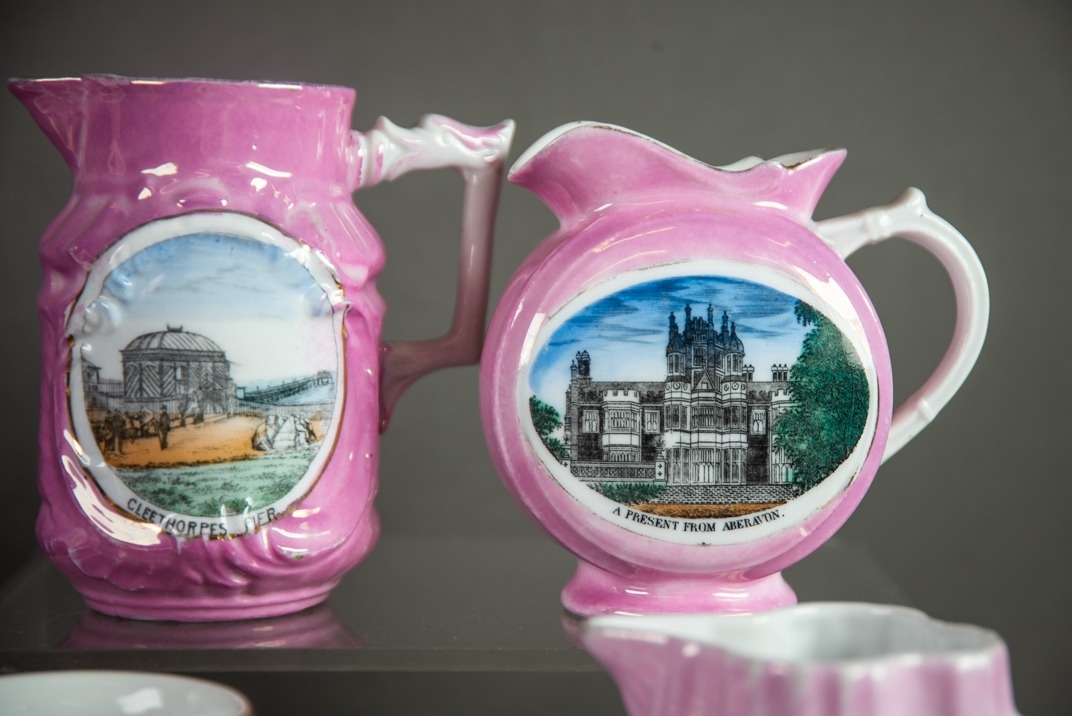 TWENTY EIGHT PIECES OF ‘MADE IN GERMANY’ BRITISH SOUVENIR PORCELAIN WITH PINK GROUNDS, including - Image 2 of 4