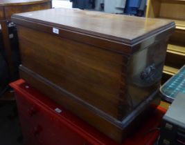 A LATE VICTORIAN MAHOGANY CHEST/BEDDING BOX WITH LIFT-UP TOP, METAL END CARRYING HANDLES