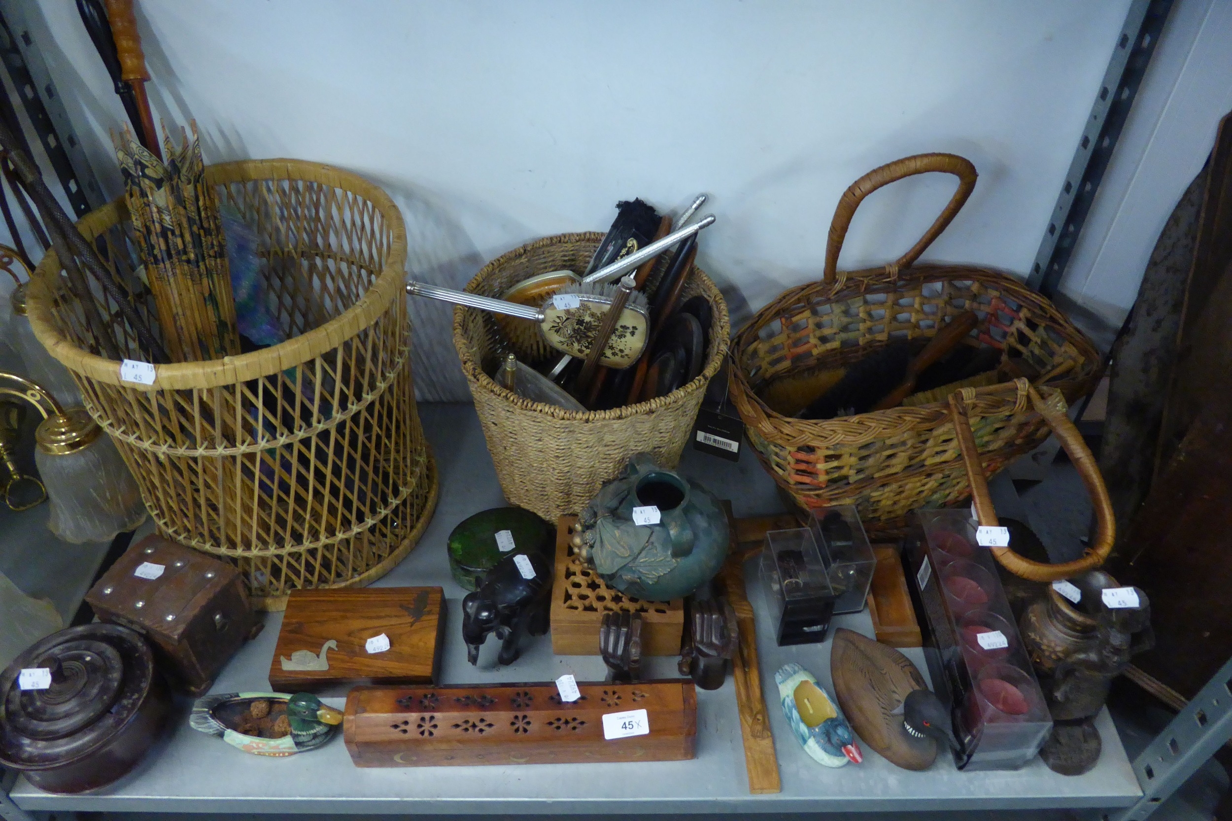 QUANTITY OF WOODEN ITEMS TO INCLUDE; BOXES, FIGURES, EBONY ELEPHANT AND VARIOUS DRESSING TABLE WARES