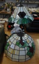 TIFFANY STYLE CEILING HANGING LAMP AND A SIMILAR STYLE TABLE LAMP (2)