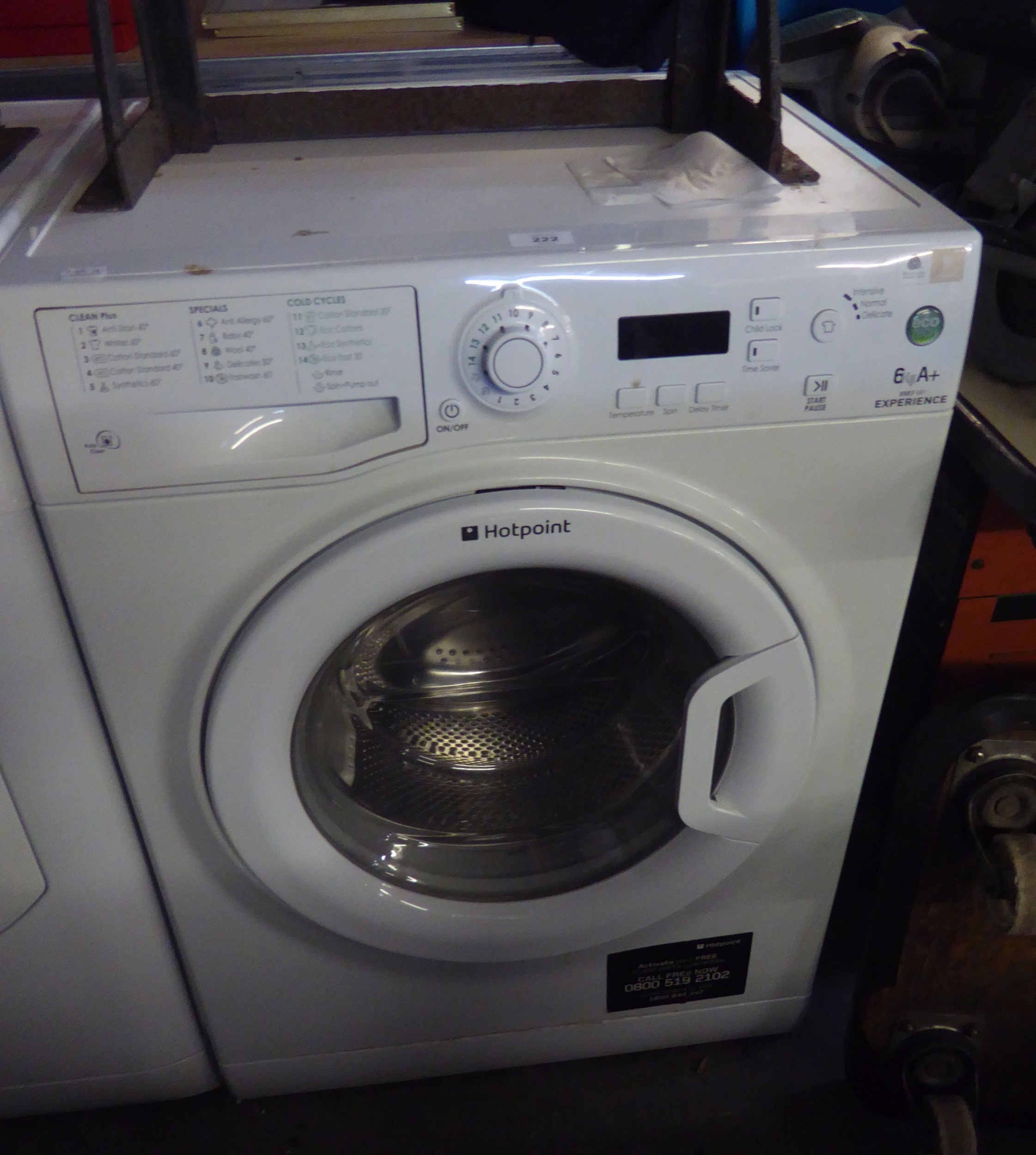 A HOTPOINT 'EXPERIENCE' 6KG AUTOMATIC WASHING MACHINE