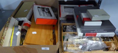 A LARGE SELECTION OF TABLE CUTLERY MAINLY STAINLESS STEEL, BOXED SETS AND LOOSE, AND TWO CHEESE