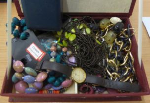 A SMALL SELECTION OF COSTUME JEWELLERY, BEADED NECKLACES AND TWO WATCHES (GENTS AND LADIES TIMEX)