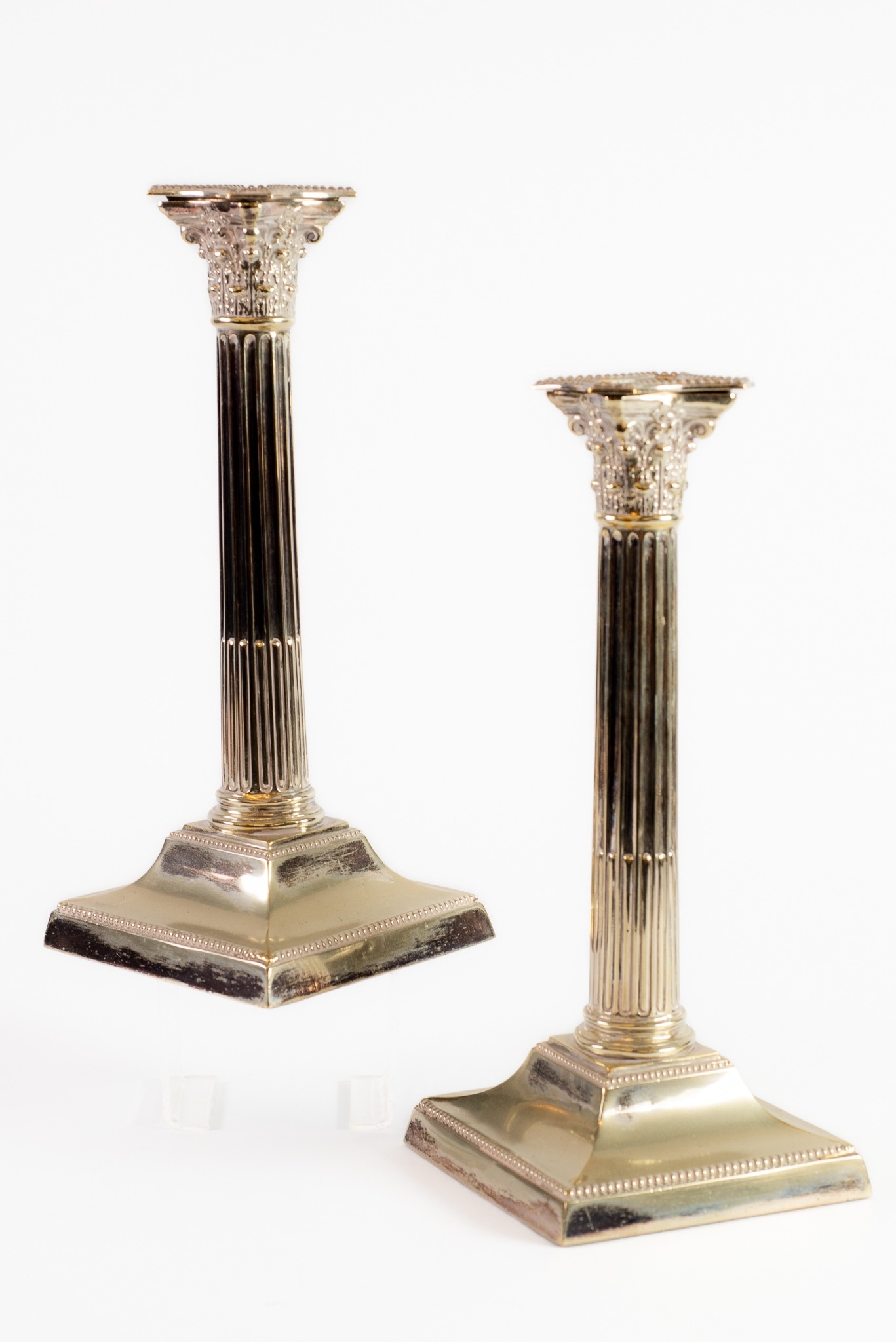 PAIR OF EDWARDIAN ELECTRO-PLATED CORINTHIAN COLUMN CANDLESTICKS WITH REMOVABLE SCONCES (2)