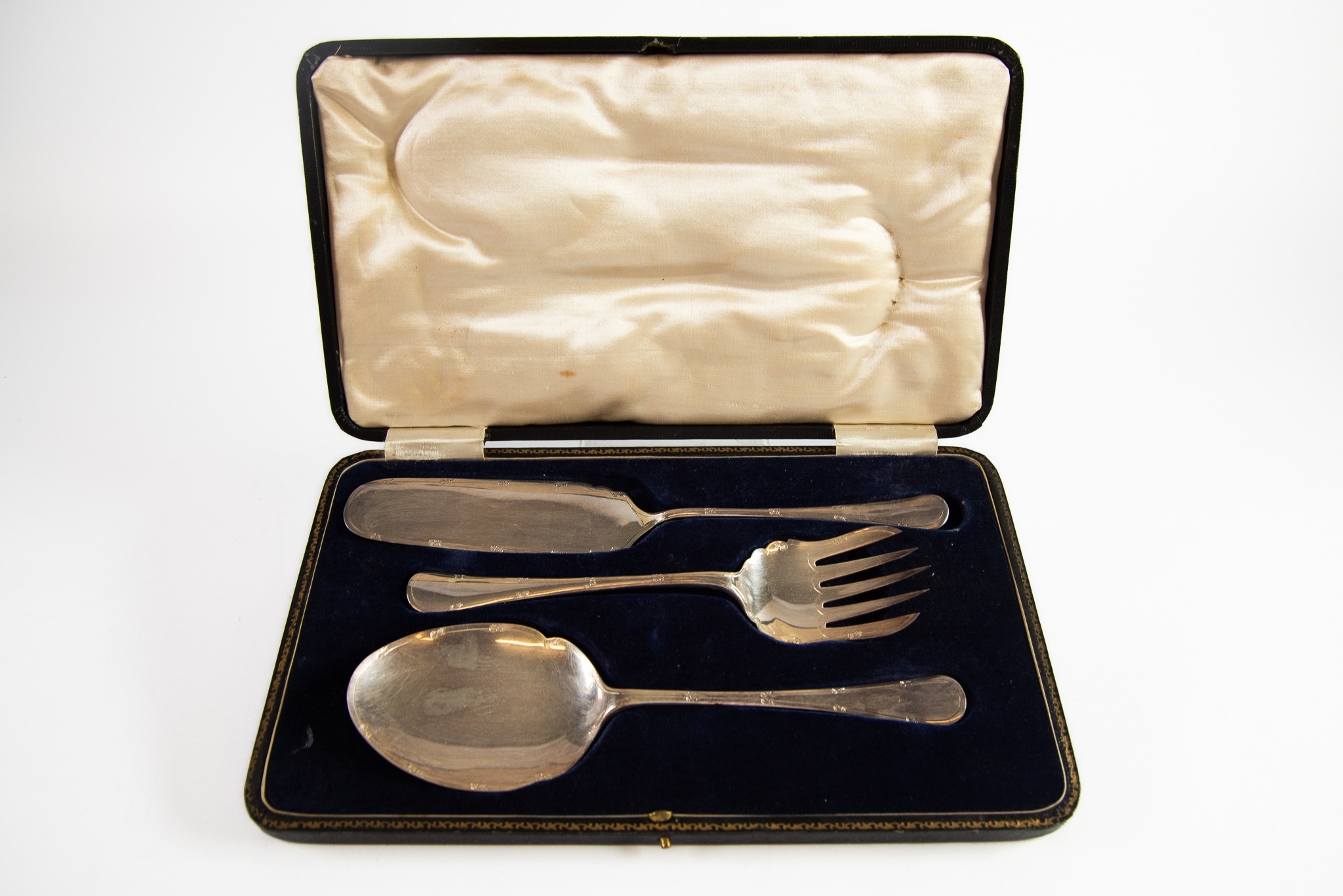 SET OF SET ELECTROPLATED ‘YORK’ TEA KNIVES WITH FILLED SILVER HANDLES, together with a CASED THREE - Image 4 of 4