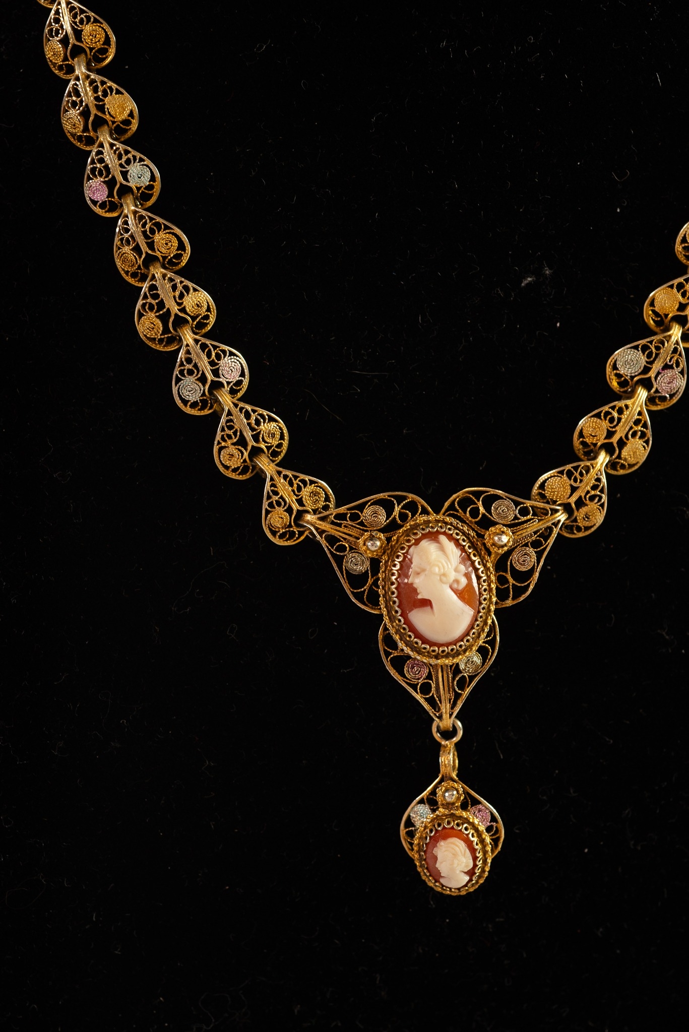 COMPOSITE SUITE OF VINTAGE GILT METAL, FILIGREE WORK AND CAMEO SET COSTUME JEWELLERY comprising; - Image 2 of 2