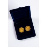 TWO AUSTRO-HUNGARIAN 1915 ONE DUCAT GOLD COINS, 7gms, in blue plastic, plush lined wallet / case