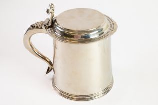 GEORGIAN STYLE PLAIN SILVER LIDDED TANKARD RETAILED BY HARRODS, LONDON, of tapering form with