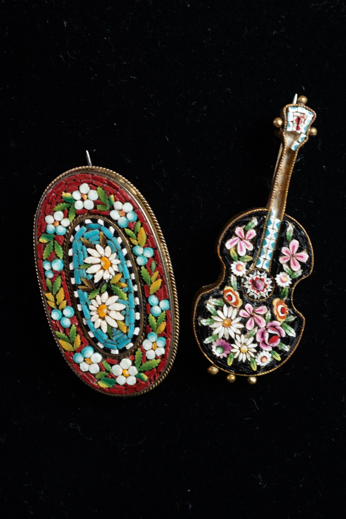 ITALIAN EARLY 20TH CENTURY OVAL FLORAL MICRO MOSAIC BROOCH, the gilt metal back marked 'Silver', 1