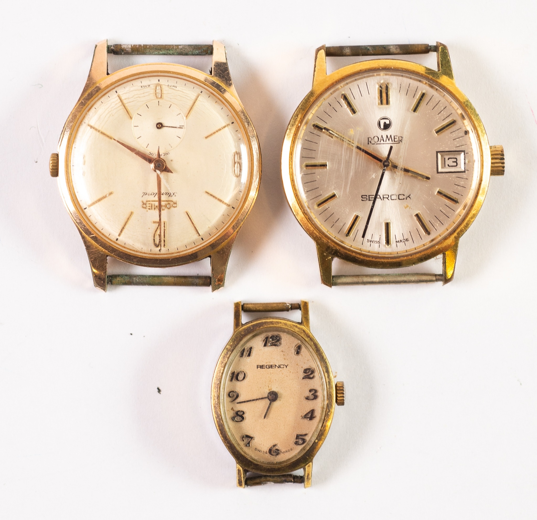 GENT'S ROAMER 'STANDARD' GILT METAL CASED WRIST WATCH, circular arabic numerals and batons,