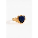 18ct GOLD AND LAPIS LAZULI SET GENTLEMAN'S SIGNET RING, 6.4 gms gross, C/R- stone imperfect with