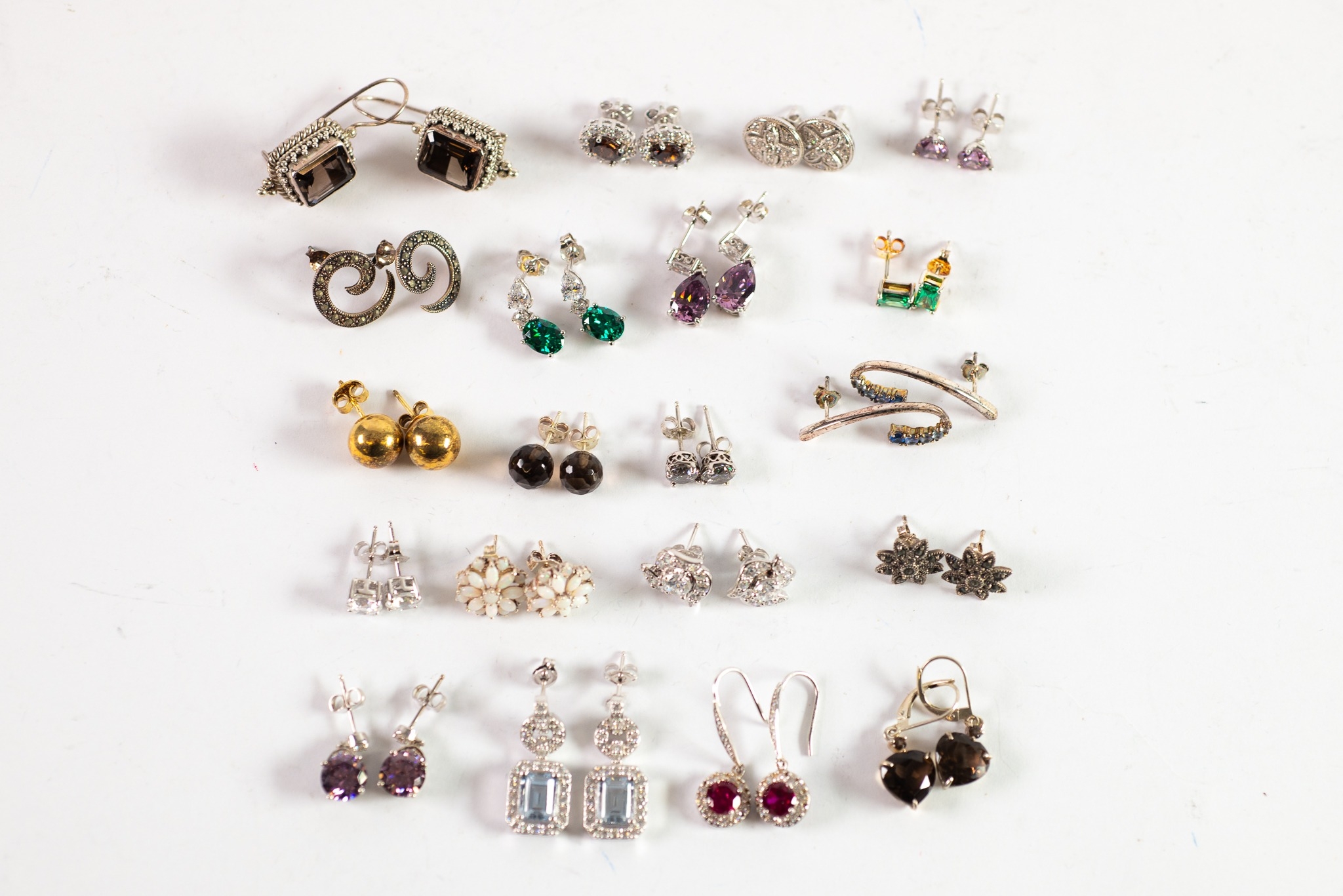 20 PAIRS OF SILVER AND VARIOUS GEMSET EARRINGS (20)
