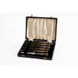 CASED SET OF SIX AFTERNOON TEA KNIVES WITH FILLED SILVER KINGS PATTERN HANDLES