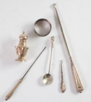 THREE PIECES OF HALLMARKED SILVER, comprising: PEPPERETTE, PRESERVE SPOON WITH RUNNING HARE