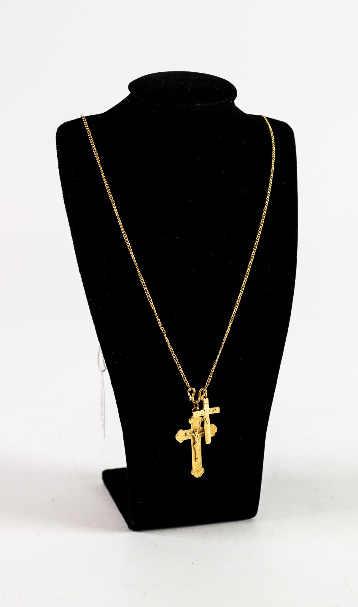 CHINESE GOLD FINE CHAIN NECKLACE, approiximately 20in (51cm) long, with GOLD CRUCIFIX PENDANT, 1 3/8