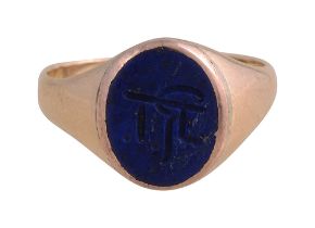 A lapis lazuli intaglio signet ring