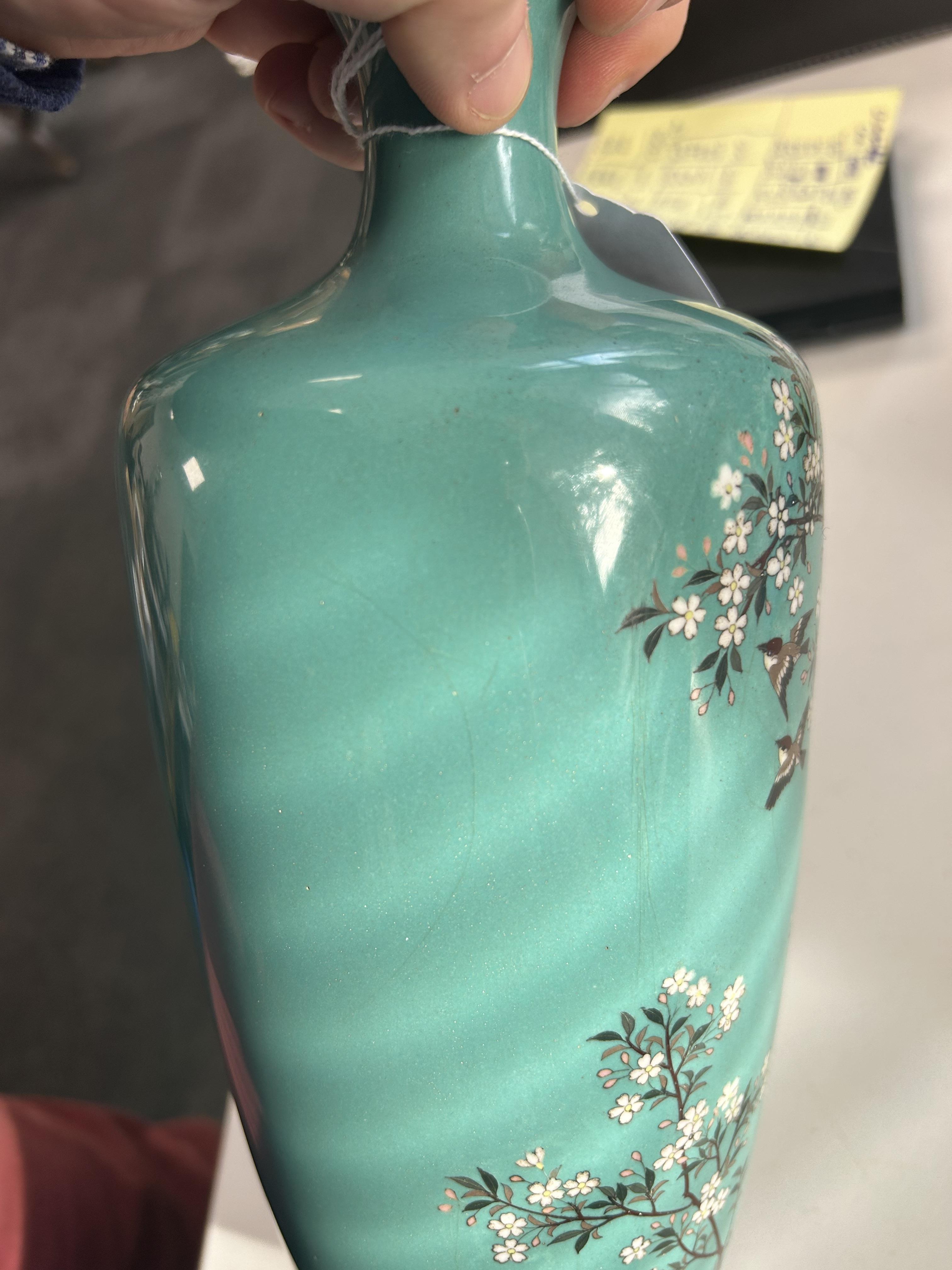 A tall Japanese Meiji period cloisonne vase - Image 4 of 6