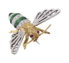 An 18ct gold and enamel bee brooch