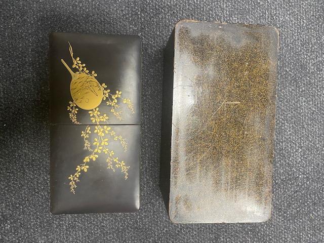 A Japanese Meiji Period black and gold lacquer tea caddy - Image 4 of 5