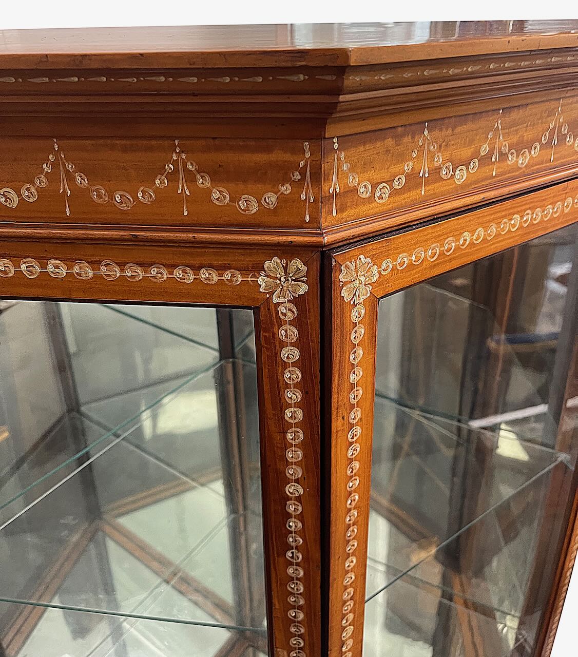 A late Victorian Sheraton Revival painted satinwood corner display cabinet - Image 2 of 3