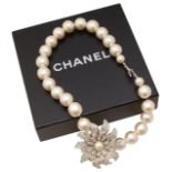 A Chanel chunky pearl necklace
