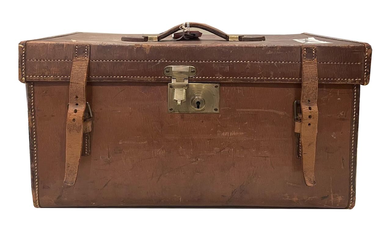 An Army and Navy stitched tan leather travelling trunk and contents - Image 3 of 3