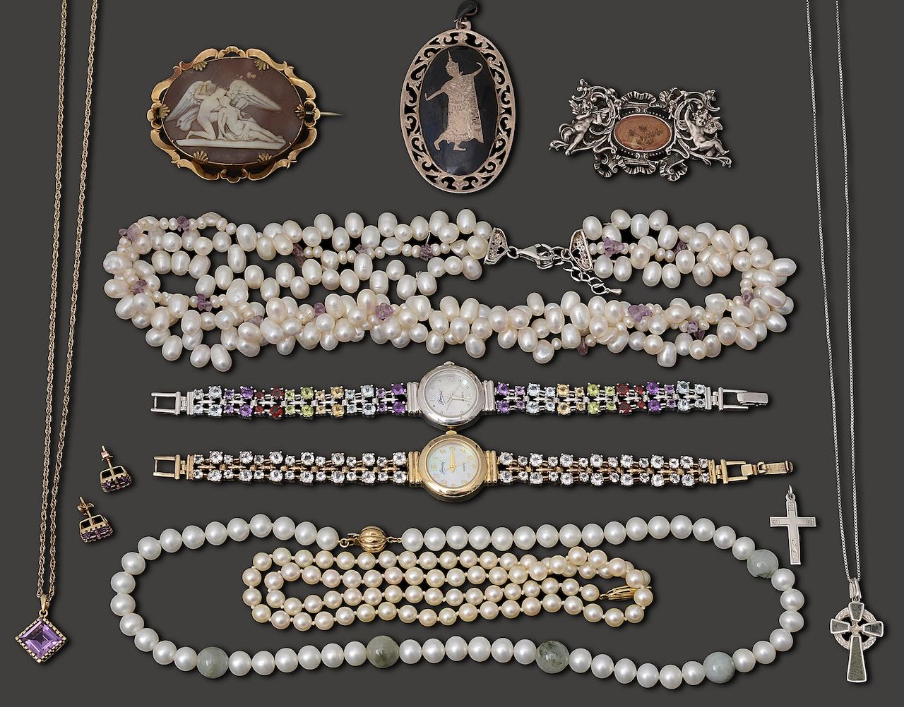 A collection of costume jewellery