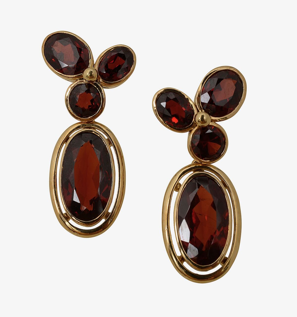 A pair of garnet ear-pendants